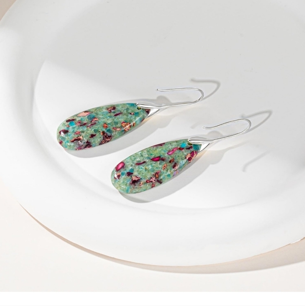 Elegant Floral Drop Earrings - Picture 4 of 8